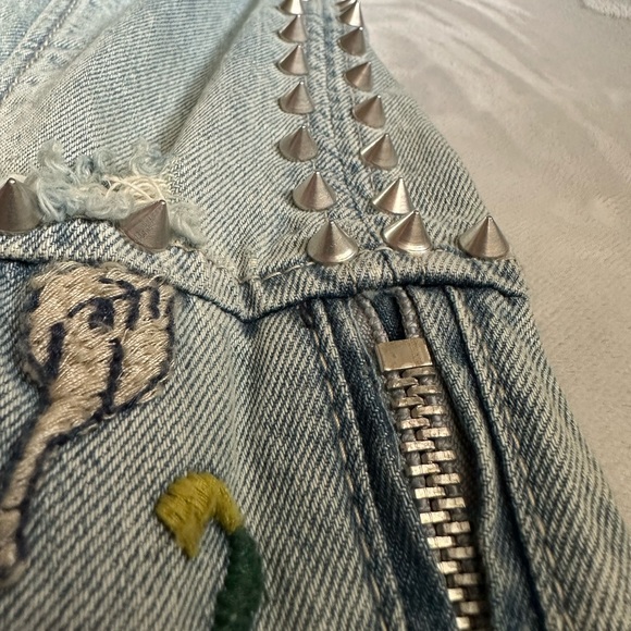 Embroidered studded jean jacket - Picture 5 of 7